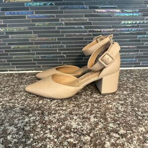 Ann Klein nude heels